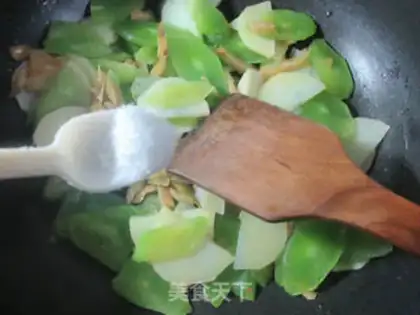 Make ♪ Squeeze the silk and fry the potatoes ♪ step 4