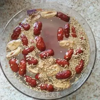 Make "Red-tree peanuts and rice." step 1