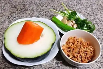 Make Pork shrimp rice soup step 0