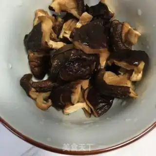 Make Mushroom burn radish step 1