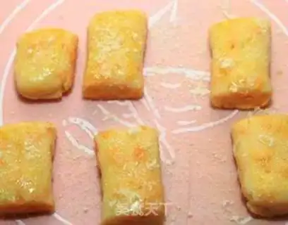 Make Five pink cheese cookies step 7