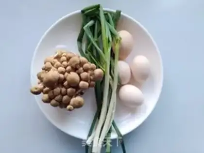 Make Crab mushrooms and fried eggs step 0