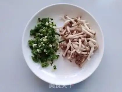 Make Crab mushrooms and fried eggs step 1