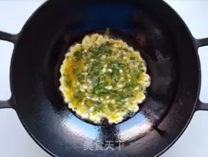 Make Crab mushrooms and fried eggs step 5
