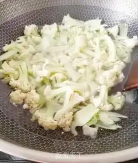 Make Piggy broccoli step 1