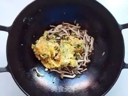 Make Crab mushrooms and fried eggs step 8