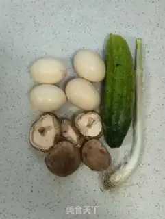 Make Fry cucumber fried eggs step 0