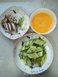 Make Fry cucumber fried eggs step 2
