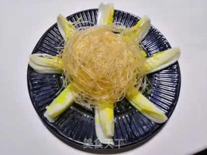 Make Garlic fan dolls step 3