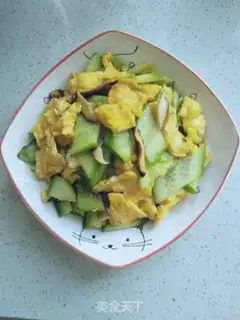 Make Fry cucumber fried eggs step 5