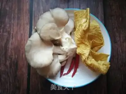 Make Pingos fried man-made meat step 0