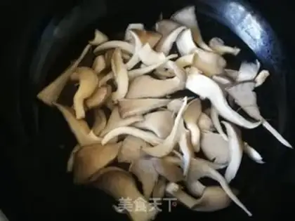 Make Pingos fried man-made meat step 1