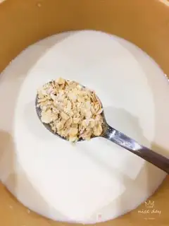 Make Milk oatmeal step 2