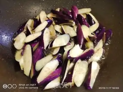 Make Salted fish, fried eggplant step 1