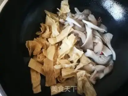 Make Pingos fried man-made meat step 4