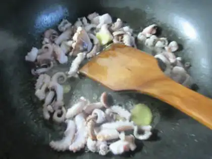 Make Garlic eggs in the open step 8