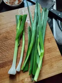 Make Garlic and skinny meat step 1