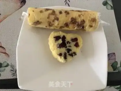 Make Meat pine rolls step 3