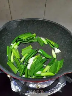 Make Garlic and skinny meat step 4