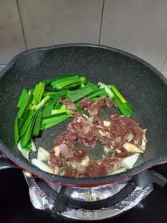 Make Garlic and skinny meat step 5