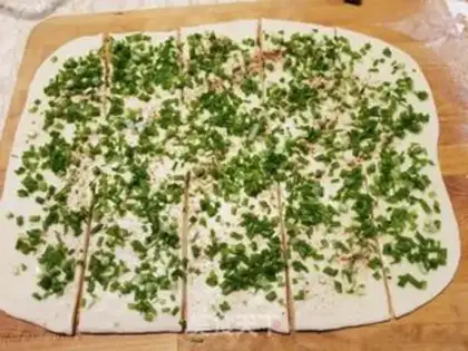 Make Onion sesame pie step 4