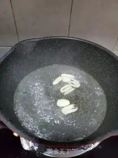 Make Salt-oiled cabbage step 1