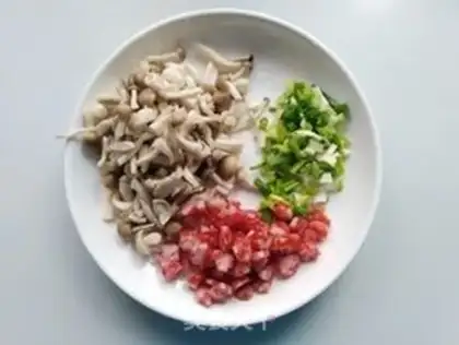 Make Weenie mushroom fried rice step 1