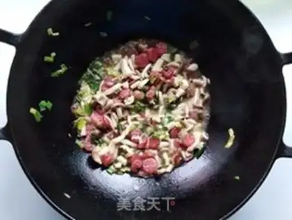 Make Weenie mushroom fried rice step 5