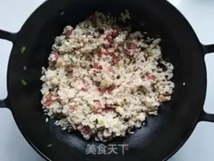 Make Weenie mushroom fried rice step 7