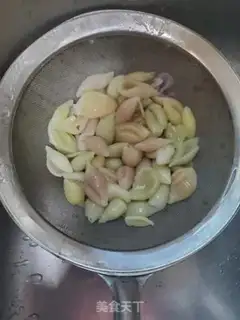 Make Scrambled shellfish step 4