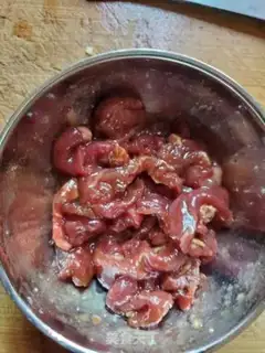 Make Beef, white mushrooms step 1