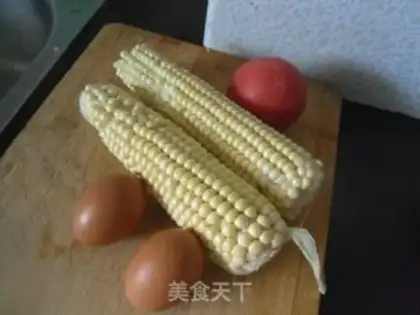 Make Fresh corn tomato omelet soup step 0