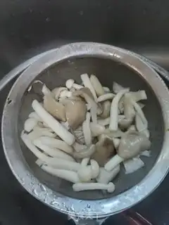 Make Beef, white mushrooms step 5