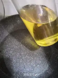 Make Scrambled eggs step 3