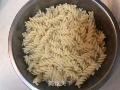Make Tomato bacon pasta step 1
