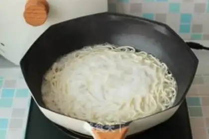 Make Tomato fried steak breakfast step 1