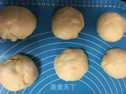 Make Chinese coconut cranberry bread step 6