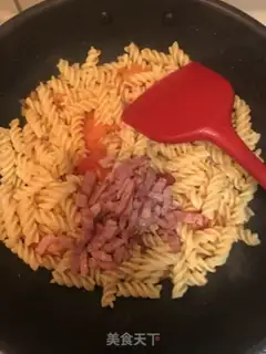 Make Tomato bacon pasta step 8