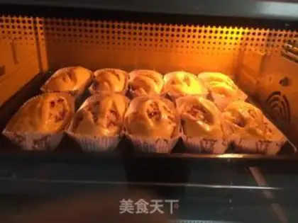 Make Chinese coconut cranberry bread step 11
