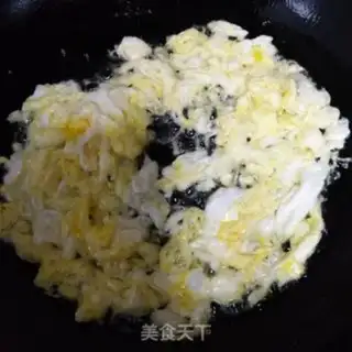 Make Eggs and onions step 1