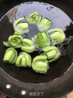 Make Emerald roses step 1