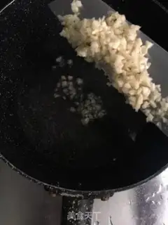 Make Gin and garlic steaming needles step 1