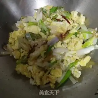 Make Eggs and onions step 6