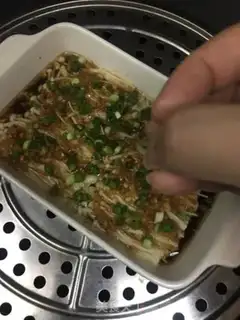 Make Gin and garlic steaming needles step 9