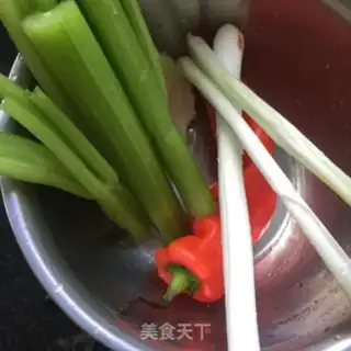 Make Garlic chili sauce and beans dry step 1