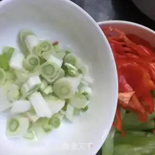Make Garlic chili sauce and beans dry step 4