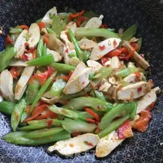 Make Garlic chili sauce and beans dry step 7