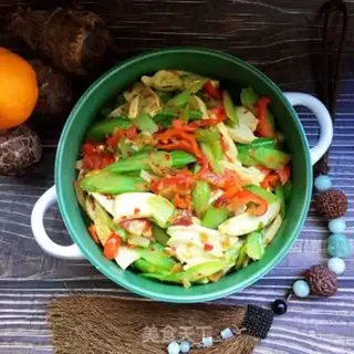 Make Garlic chili sauce and beans dry step 8