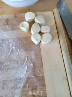 Make Cream eggs and shrimp pie step 1