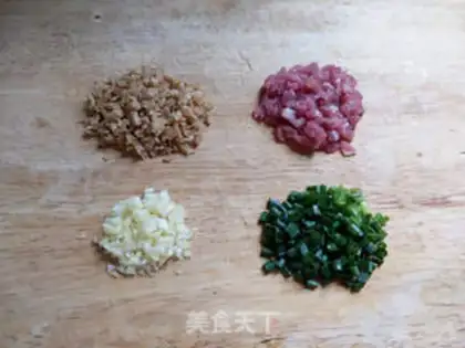 Make radish and egg fried rice step 1